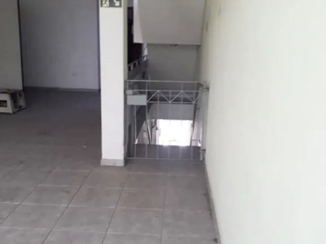 Casa com 350m², para alugar, no bairro Jardim Stella em Santo André