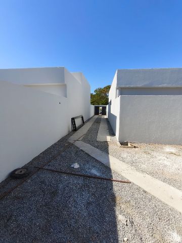 Casa 3 quartos e 2 banheiros, à venda, no bairro Jardim Campomar em Rio das Ostras