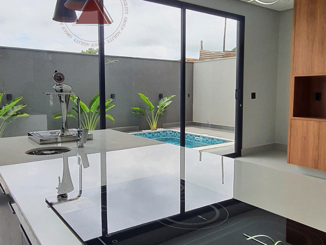 Sobrado com 301m² 4 quartos e 5 banheiros, à venda, no bairro Condominio Veredas de Franca, Parque Universitário em Franca