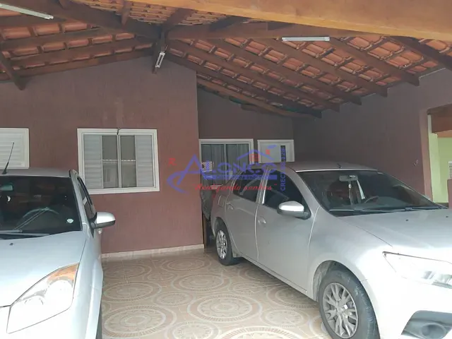 Casa com 220m² 2 quartos e 2 banheiros, à venda, no bairro Parque Santo Antônio em Jacareí