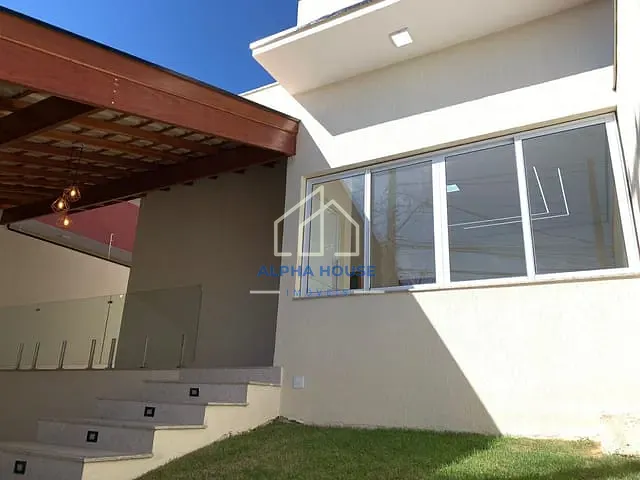 Casa com 250m² 3 quartos e 3 banheiros, à venda, no bairro Vila Suiça em Pindamonhangaba
