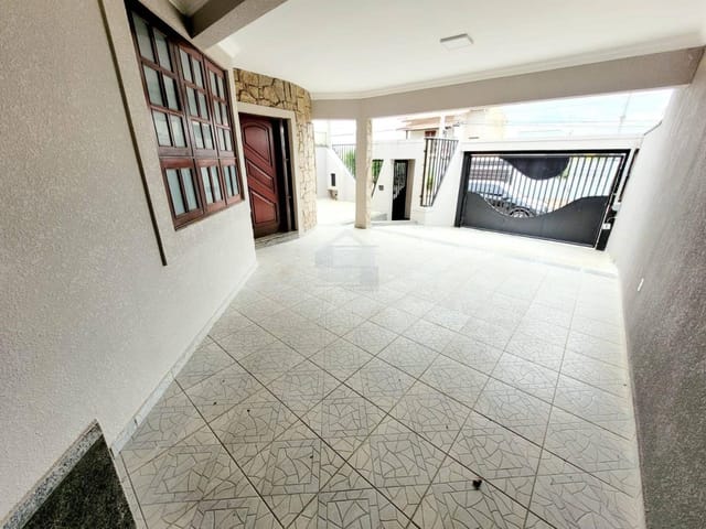 Casa com 250m² 4 quartos e 4 banheiros, à venda, no bairro Jardim Regina em Indaiatuba