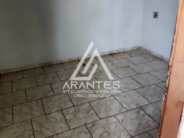 Casa com 216m² 5 quartos e 2 banheiros, à venda, no bairro Baroni em Barretos