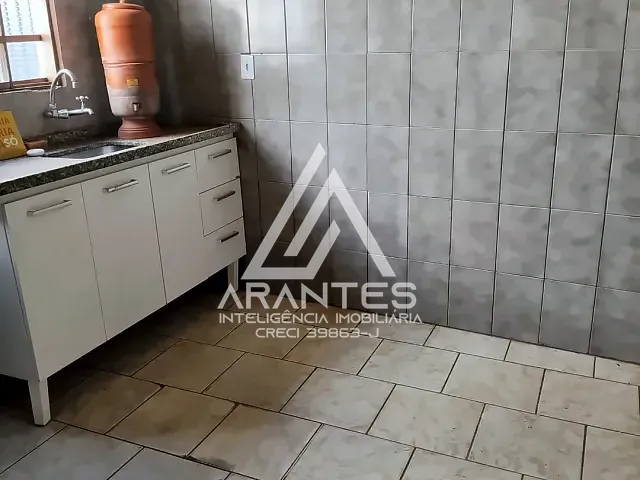Casa com 216m² 5 quartos e 2 banheiros, à venda, no bairro Baroni em Barretos