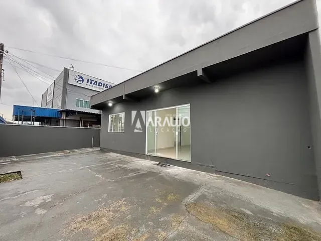 Casa 2 quartos e 1 banheiro, para alugar, no bairro Salseiros em Itajaí