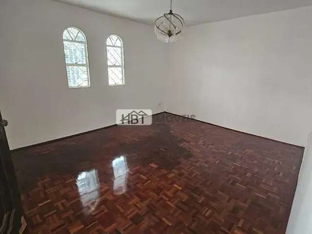 Casa com 200m² 2 quartos e 1 banheiro, à venda, no bairro Vila Dutra em Bauru