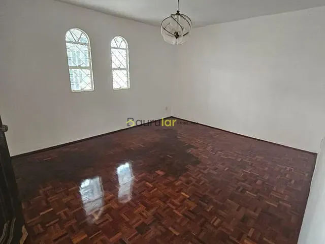 Casa com 200m² 2 quartos e 1 banheiro, à venda, no bairro Vila Dutra em Bauru