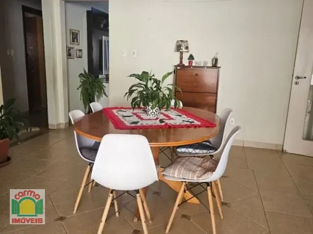 Casa com 420m² 4 quartos e 5 banheiros, à venda, no bairro Anápolis City em Anápolis