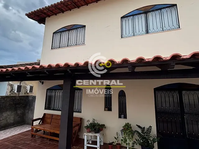 Casa 5 quartos e 2 banheiros, à venda ou para alugar, no bairro Centro em Itaboraí