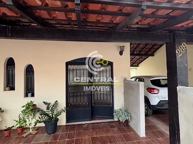 Casa 5 quartos e 2 banheiros, à venda ou para alugar, no bairro Centro em Itaboraí