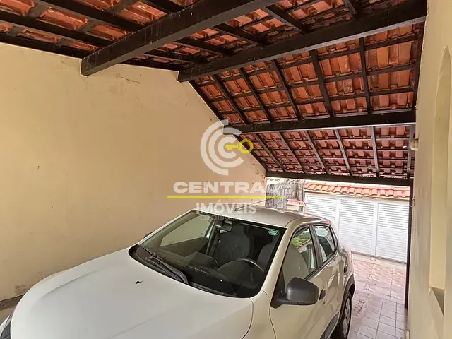 Casa 5 quartos e 2 banheiros, à venda ou para alugar, no bairro Centro em Itaboraí