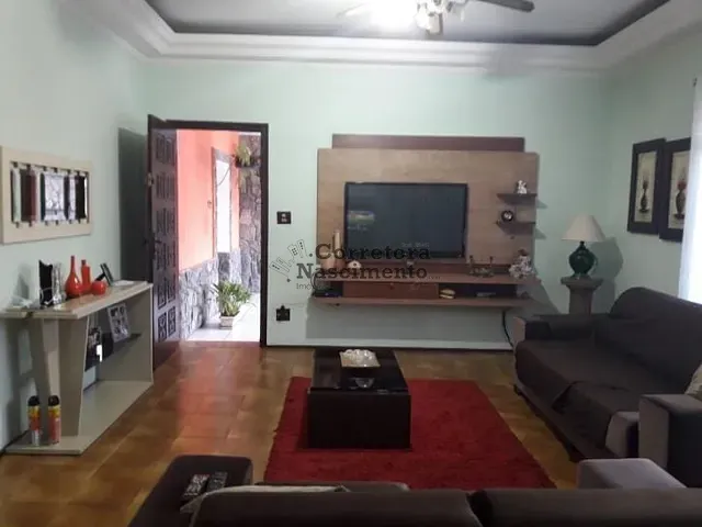 Casa com 375m² 4 quartos e 3 banheiros, à venda, no bairro Jardim Santa Maria em Jacareí