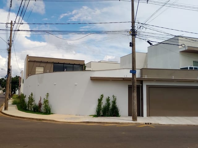Casa 3 quartos e 4 banheiros, à venda, no bairro Chácara Santo Antônio em Franca