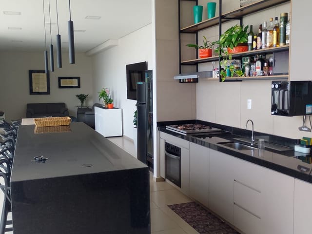 Casa 3 quartos e 4 banheiros, à venda, no bairro Chácara Santo Antônio em Franca