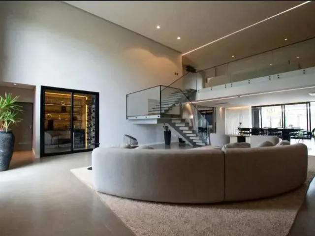 Casa com 2100m² 6 quartos e 6 banheiros, à venda, no bairro Park Way em Brasília
