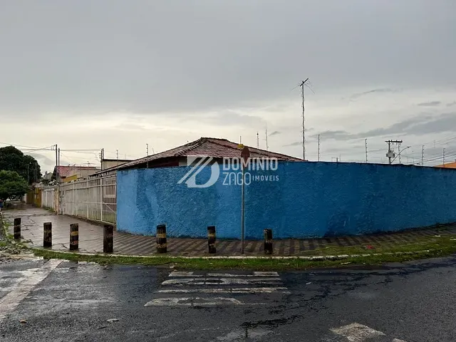 Casa com 735m² 4 quartos e 3 banheiros, à venda, no bairro Parque das Américas em Uberaba