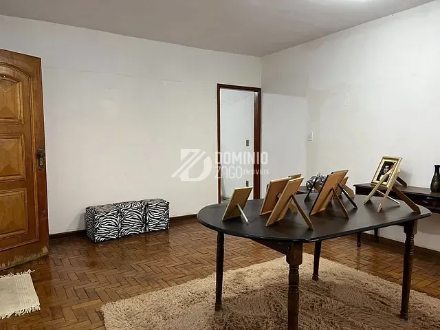 Casa com 735m² 4 quartos e 3 banheiros, à venda, no bairro Parque das Américas em Uberaba