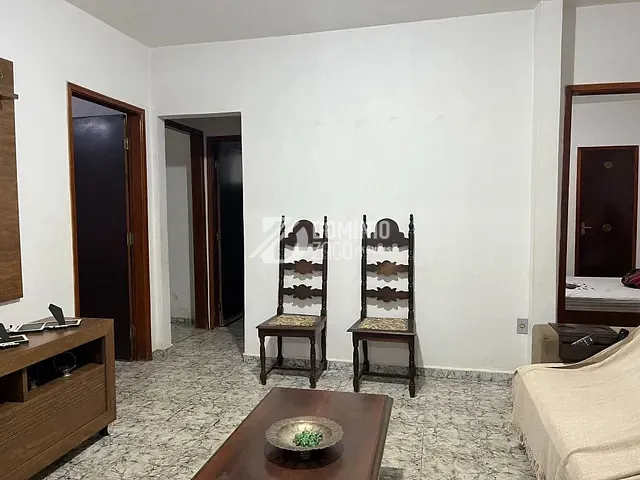 Casa com 735m² 4 quartos e 3 banheiros, à venda, no bairro Parque das Américas em Uberaba