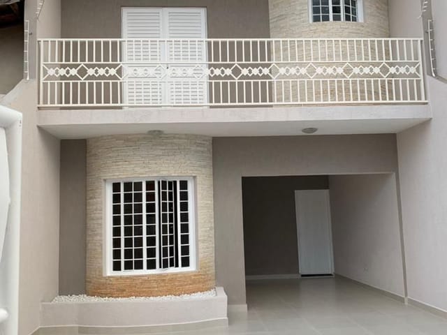 Casa com 210m² 3 quartos e 2 banheiros, à venda, no bairro Parque Residencial Jaguari em Americana