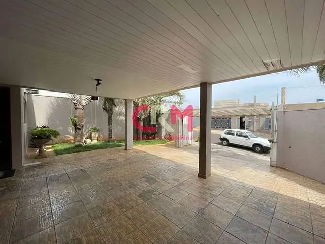 Casa com 359m² 3 quartos e 3 banheiros, à venda, no bairro Parque Residencial Laranjeiras III em Taquaritinga
