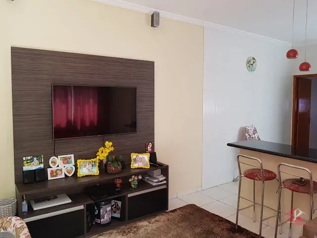 Casa 2 quartos e 2 banheiros, à venda, no bairro Jardim Praia Grande em Mongaguá