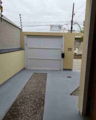 Casa 2 quartos e 1 banheiro, à venda, no bairro Barra do Aririú em Palhoça