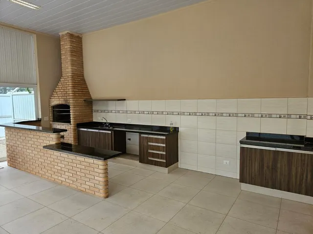 Casa com 600m² 3 quartos e 6 banheiros, à venda, no bairro Sun Lake Residence em Londrina