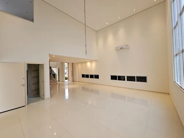 Casa com 600m² 3 quartos e 6 banheiros, à venda, no bairro Sun Lake Residence em Londrina