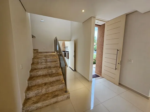 Casa com 600m² 3 quartos e 6 banheiros, à venda, no bairro Sun Lake Residence em Londrina