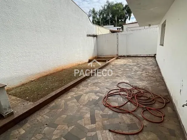 Casa com 372m² 4 quartos e 2 banheiros, à venda, no bairro Chácara Machadinho II em Americana