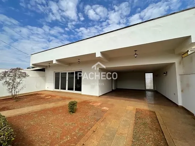 Casa com 372m² 4 quartos e 2 banheiros, à venda, no bairro Chácara Machadinho II em Americana