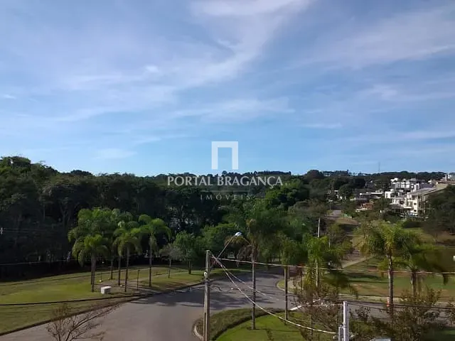 Casa com 430m² 3 quartos e 4 banheiros, à venda, no bairro Condomínio Residencial Fazenda Santa Helena em Bragança Paulista