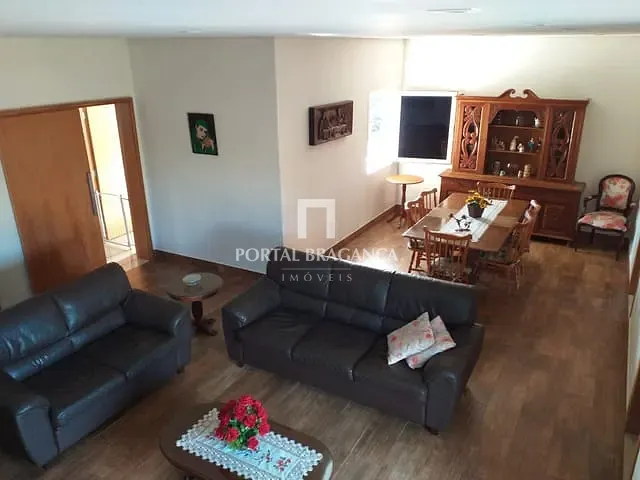 Casa com 430m² 3 quartos e 4 banheiros, à venda, no bairro Condomínio Residencial Fazenda Santa Helena em Bragança Paulista