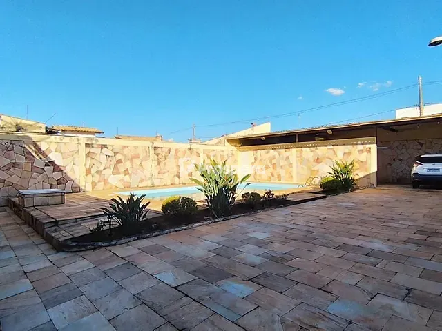 Casa com 553m² 3 quartos e 4 banheiros, à venda, no bairro Vila Santa Maria de Nazareth em Anápolis