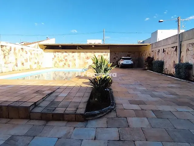 Casa com 553m² 3 quartos e 4 banheiros, à venda, no bairro Vila Santa Maria de Nazareth em Anápolis