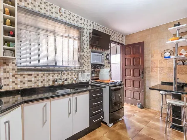 Casa com 236m² 4 quartos e 5 banheiros, à venda, no bairro Boa Vista em Curitiba