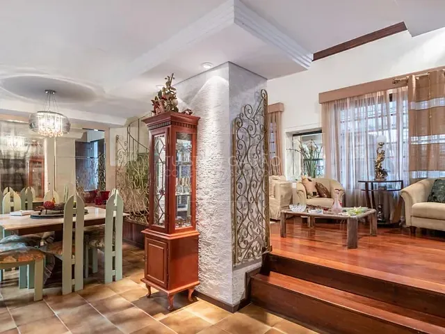 Casa com 236m² 4 quartos e 5 banheiros, à venda, no bairro Boa Vista em Curitiba
