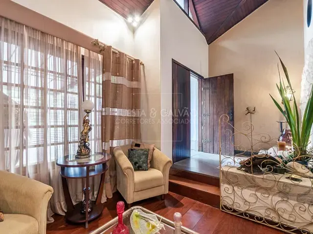 Casa com 236m² 4 quartos e 5 banheiros, à venda, no bairro Boa Vista em Curitiba