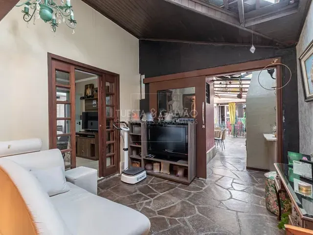 Casa com 236m² 4 quartos e 5 banheiros, à venda, no bairro Boa Vista em Curitiba