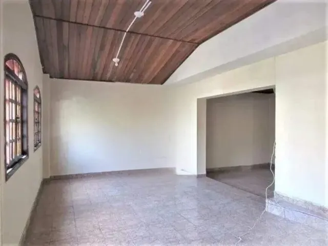Casa à venda ou para alugar, no bairro Vila Assunção em Santo André