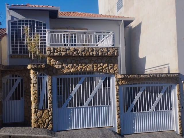 Casa com 178m² 3 quartos e 3 banheiros, à venda, no bairro São Benedito em Cambuí