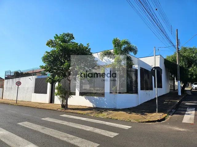 Casa 3 quartos e 4 banheiros, à venda, no bairro CENTRO em Jacarezinho
