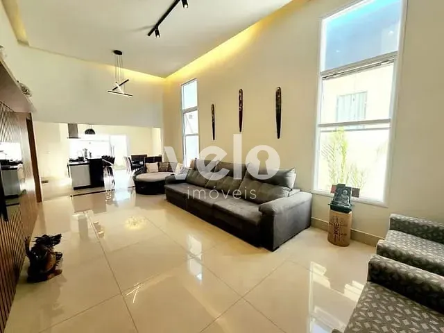 Casa com 300m² 3 quartos e 4 banheiros, à venda, no bairro Piracangaguá em Taubaté