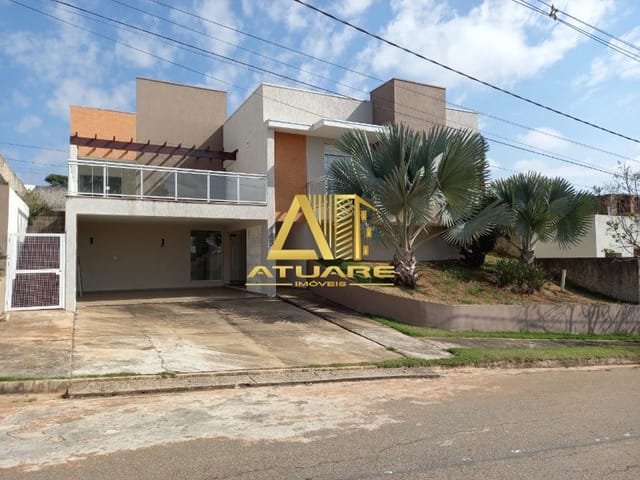 Casa com 346m² 4 quartos e 1 banheiro, à venda, no bairro Gran Royalle em Pouso Alegre