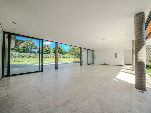 Casa com 1900m² 5 quartos e 9 banheiros, à venda, no bairro Setor de Habitações Individuais Norte em Brasília
