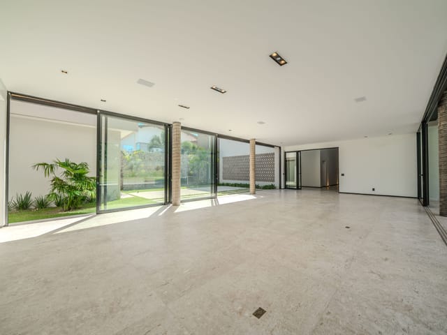 Casa com 1900m² 5 quartos e 9 banheiros, à venda, no bairro Setor de Habitações Individuais Norte em Brasília