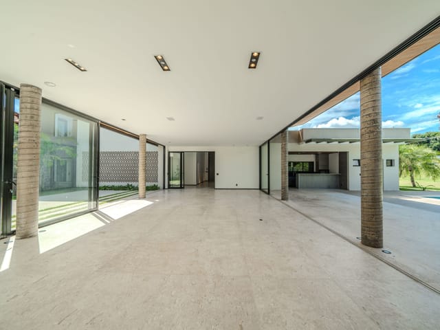 Casa com 1900m² 5 quartos e 9 banheiros, à venda, no bairro Setor de Habitações Individuais Norte em Brasília
