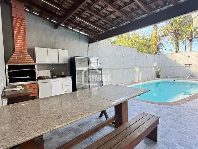 Casa 4 quartos e 6 banheiros, à venda, no bairro Enseada em Guarujá