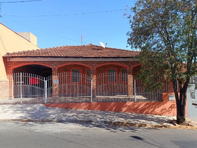 Foto do Casa - Casa plana para Venda e Locação, Centro, São Pedro, SP | PiraHost Soluções de Negócios Ltda