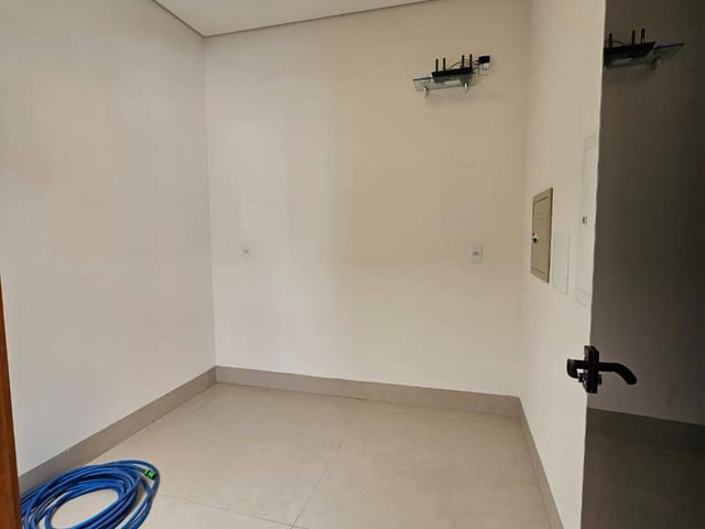 Casa 3 quartos e 4 banheiros, à venda, no bairro Esplanada Primo Meneghetti II em Franca